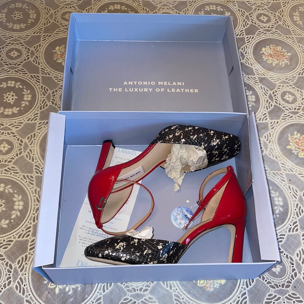 New pair of Antonio Melani airlift 8M heels